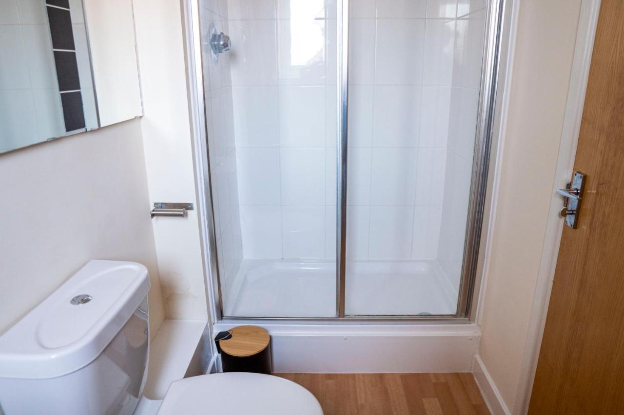 Spacious Two Bedrooms Apartment For Business And Holiday ポーツマス エクステリア 写真