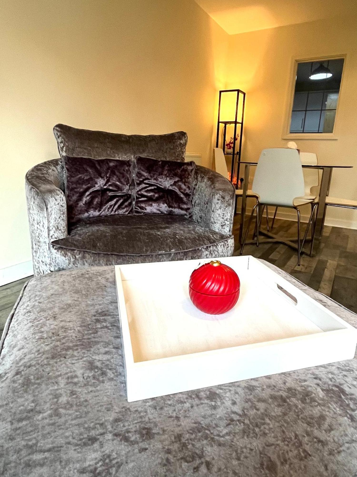 Spacious Two Bedrooms Apartment For Business And Holiday ポーツマス エクステリア 写真